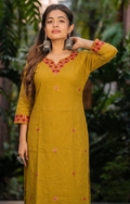 Zoya Katha Kurta