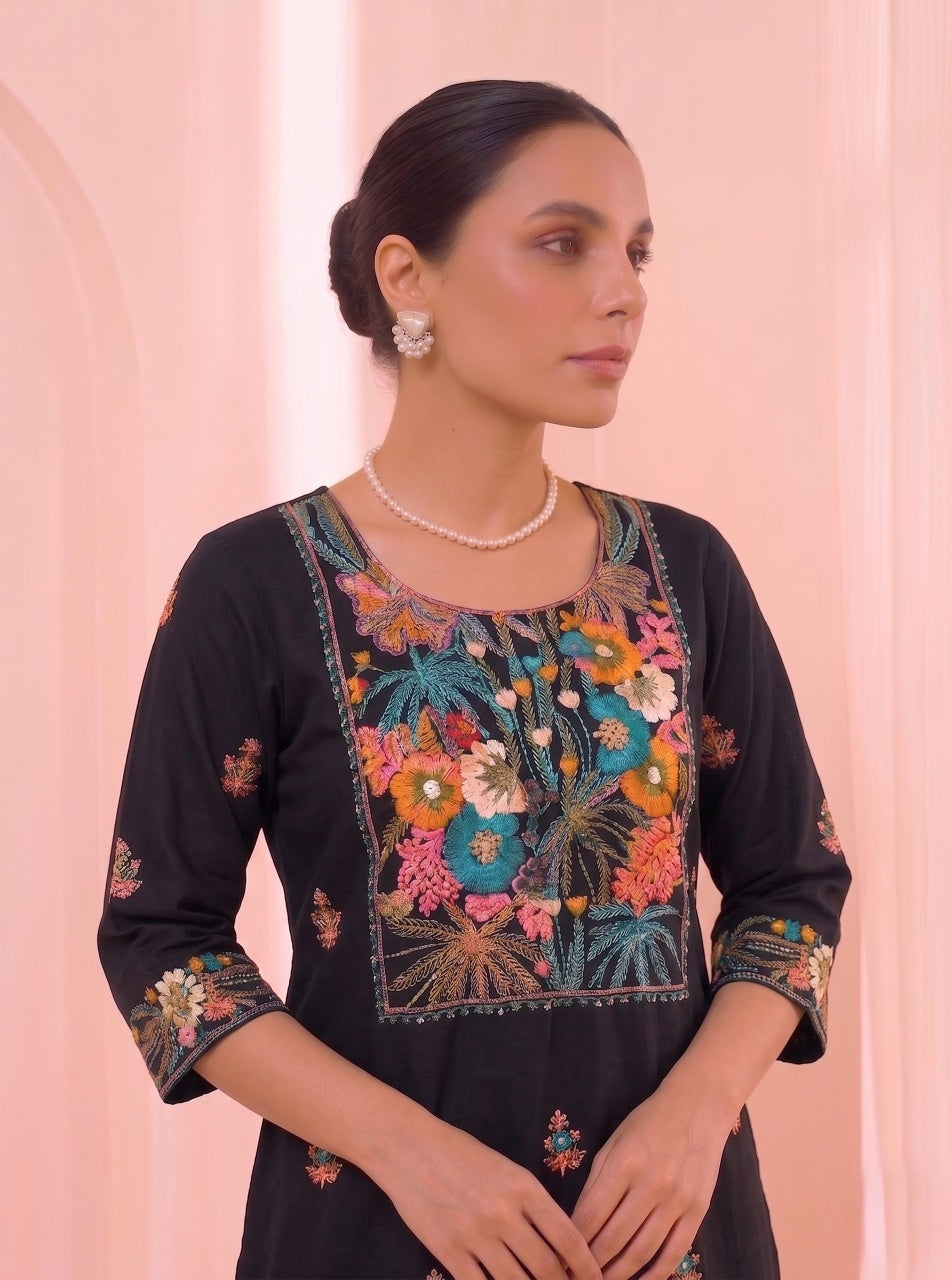 Black Reverie Kurti Set