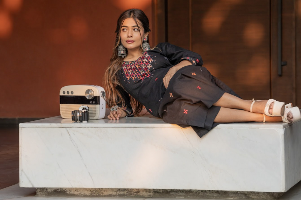 Noor Katha Set